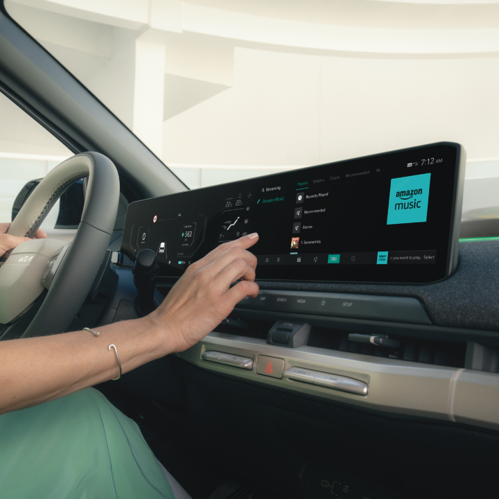 Auto an E-Ladestation