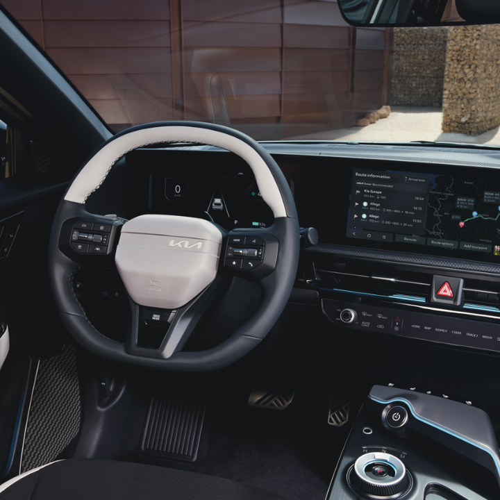 Auto an E-Ladestation