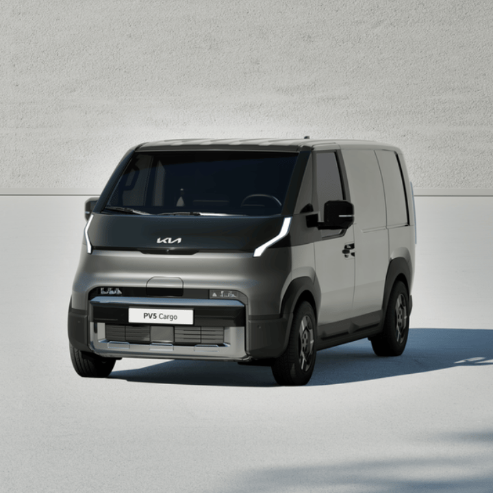 Mechaniker und Servicemitarbeiter im Gespräch