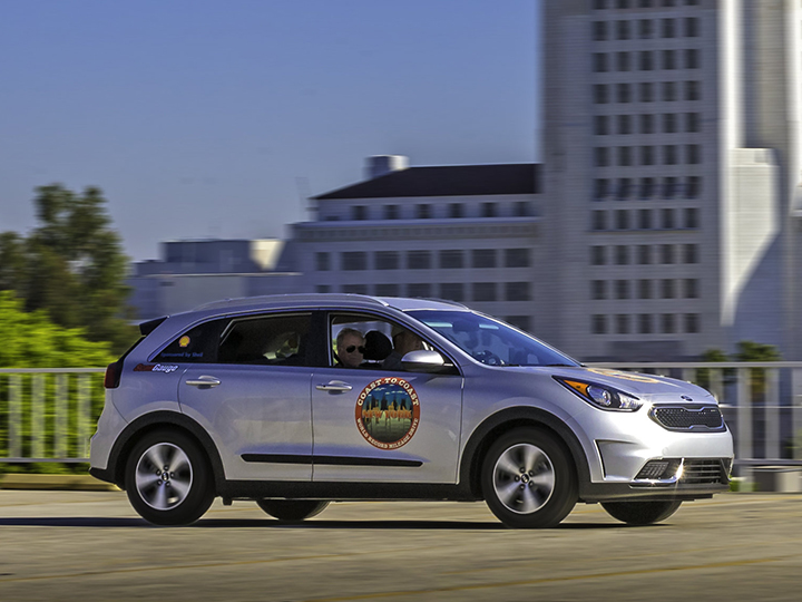 kia stinger finaliste car of the year 2018