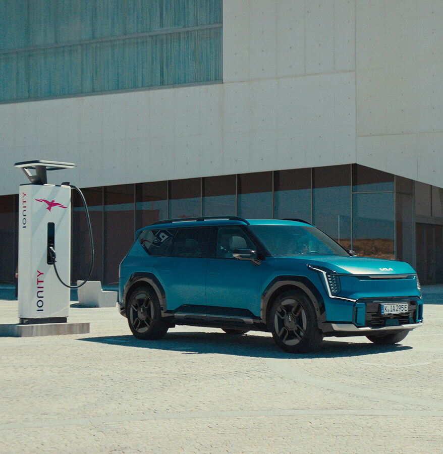 Kia EV9 se recharge avec IONITY