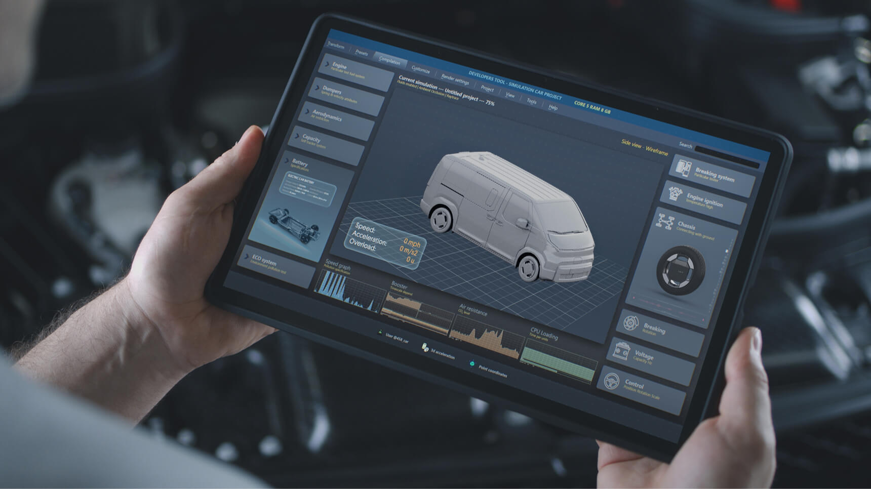 Maint tenant une tablette qui affiche les diagnostics de véhicule Kia PBV