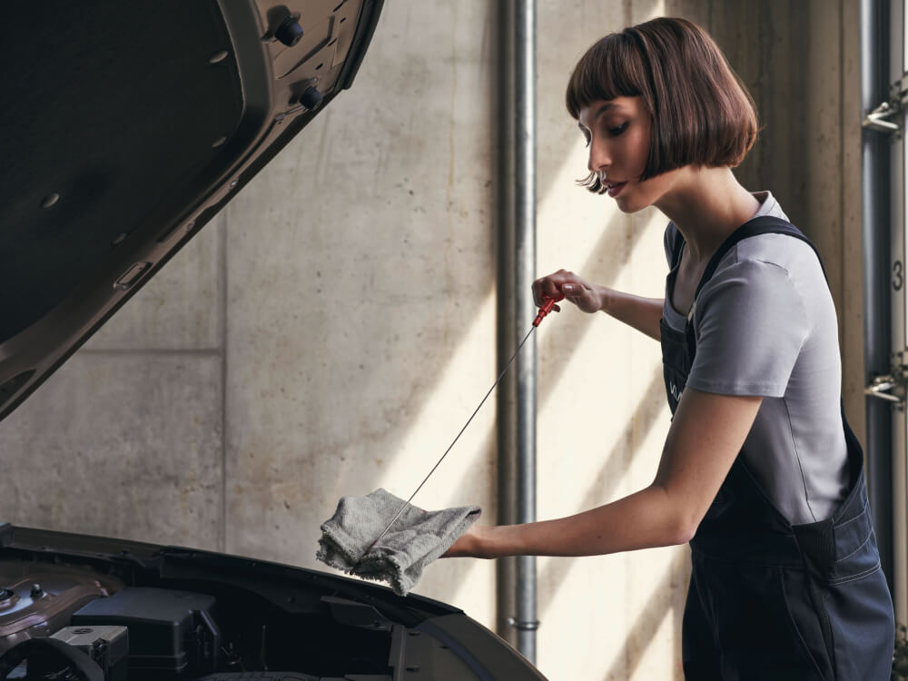 Fluids and wiper blades 