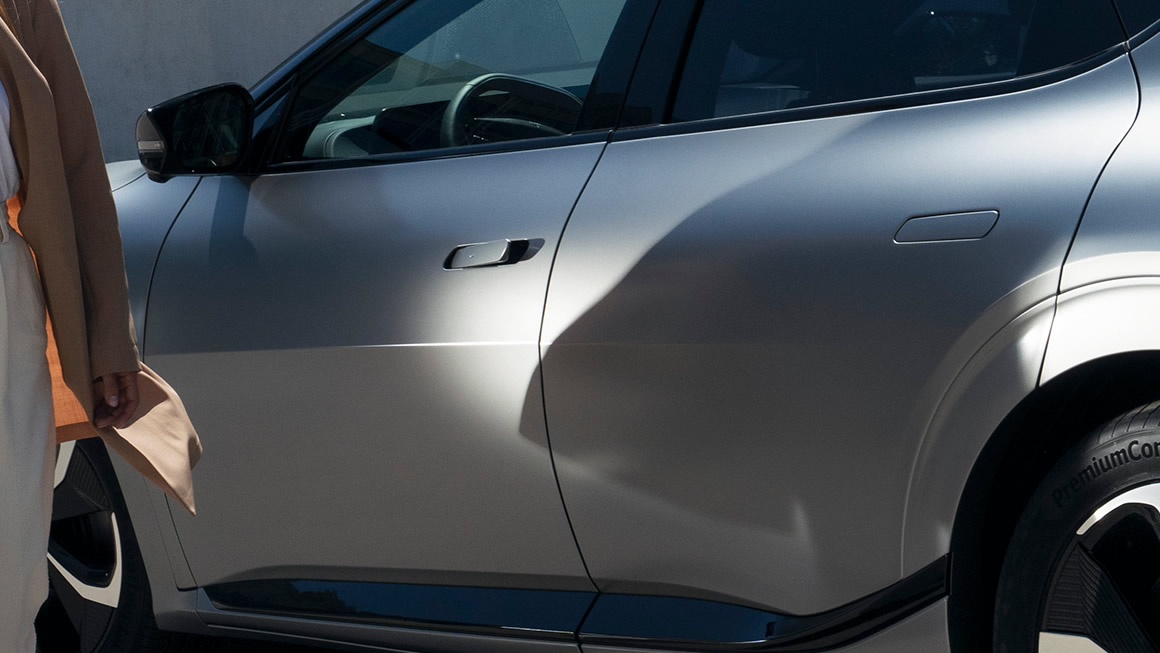 Wing-type roof spoiler