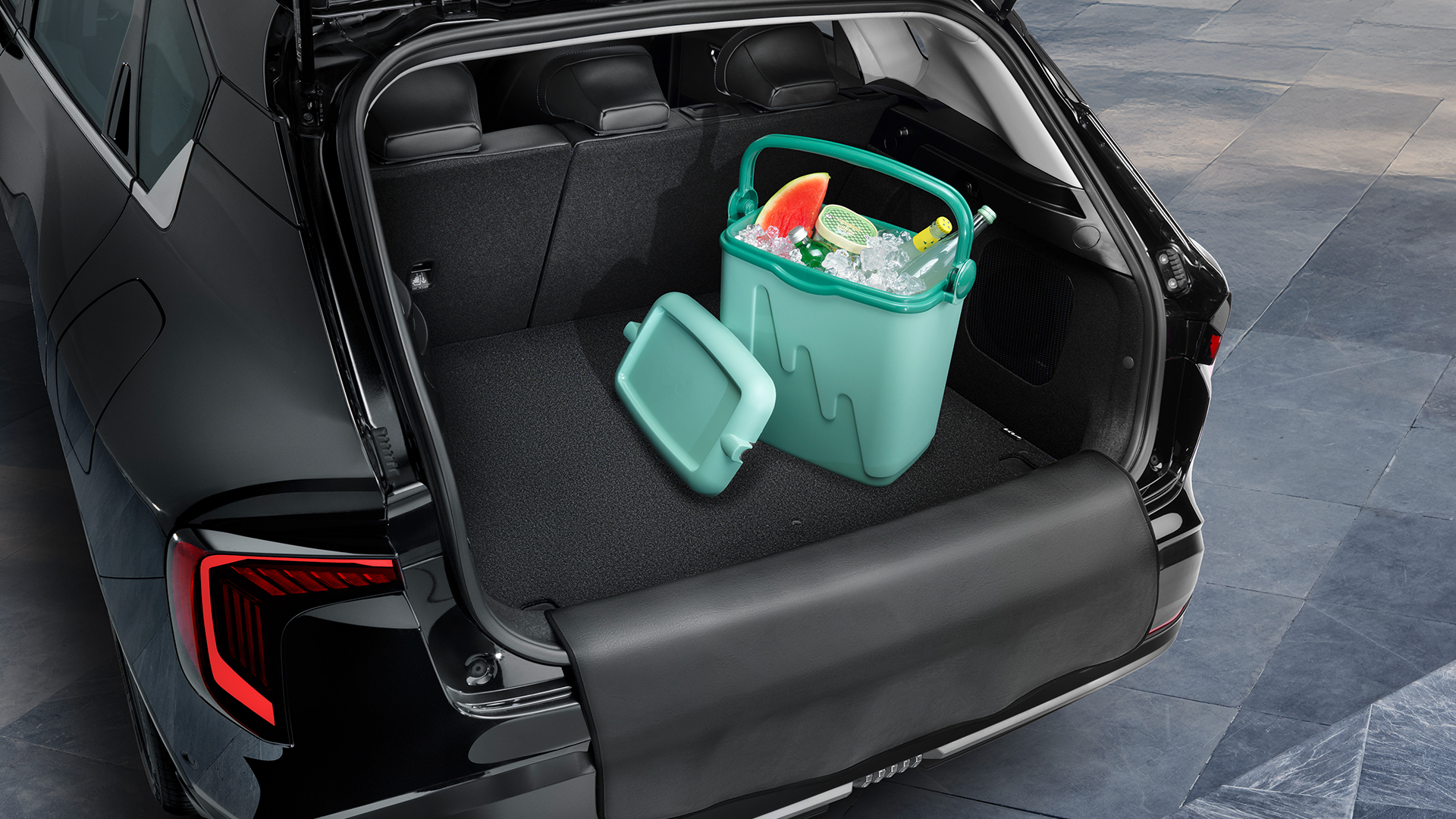 Rohož do zavazadlového prostoru, oboustranná s ochranným krytem nárazníku